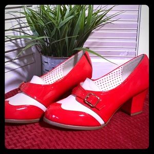 NWOT But another innocent tale Women’s red heels